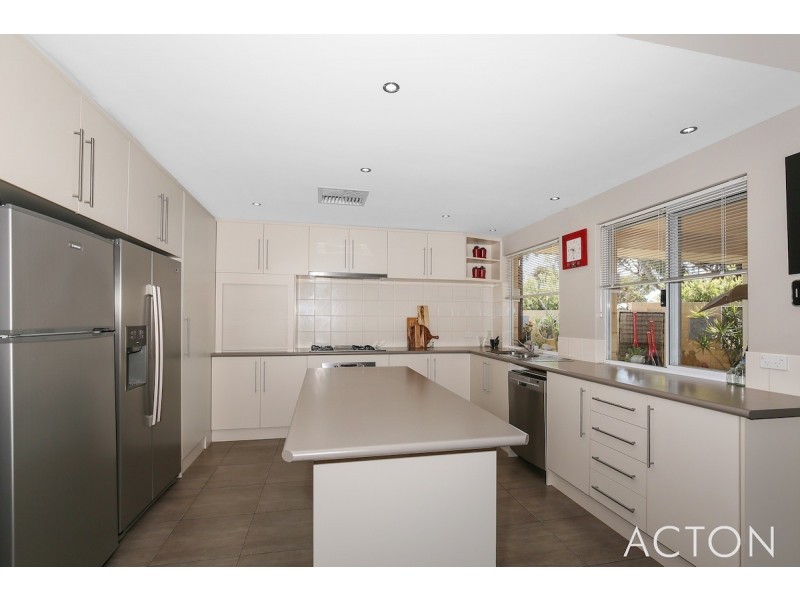 38 Carissa Turn, Halls Head WA 6210