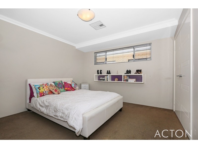 38 Carissa Turn, Halls Head WA 6210