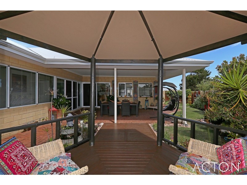 38 Carissa Turn, Halls Head WA 6210