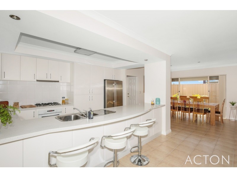 6 Hope Gardens, Madora Bay WA 6210