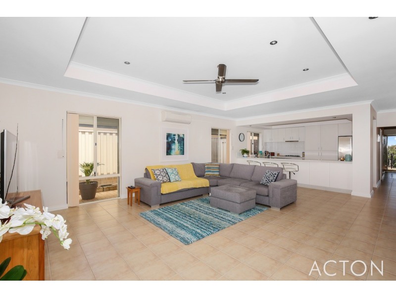 6 Hope Gardens, Madora Bay WA 6210