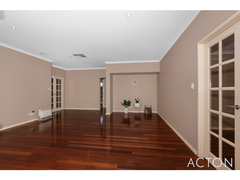 3 Highview Rise, Halls Head WA 6210