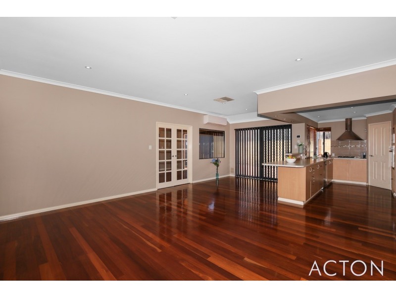 3 Highview Rise, Halls Head WA 6210