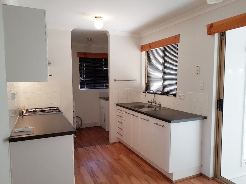 6 Revesby Place, Coodanup WA 6210