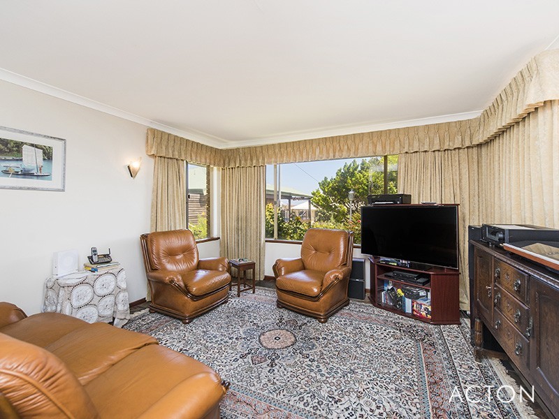 29 Mippi Road, Halls Head WA 6210