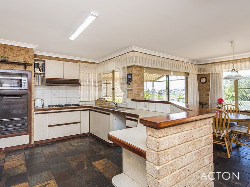 29 Mippi Road, Halls Head WA 6210