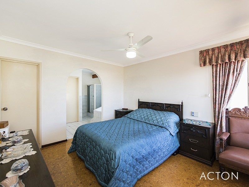 29 Mippi Road, Halls Head WA 6210