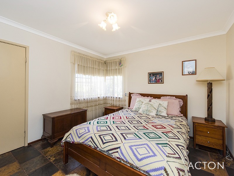 29 Mippi Road, Halls Head WA 6210