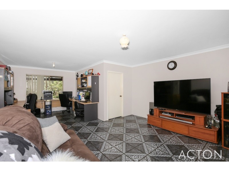 61 Riverland Drive, Stake Hill WA 6181