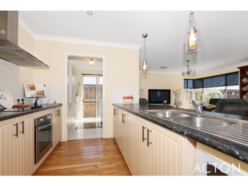 226 Peelwood Parade, Halls Head WA 6210