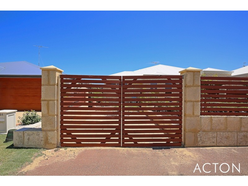 226 Peelwood Parade, Halls Head WA 6210