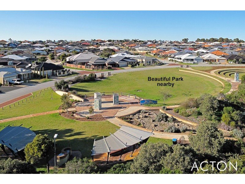 226 Peelwood Parade, Halls Head WA 6210