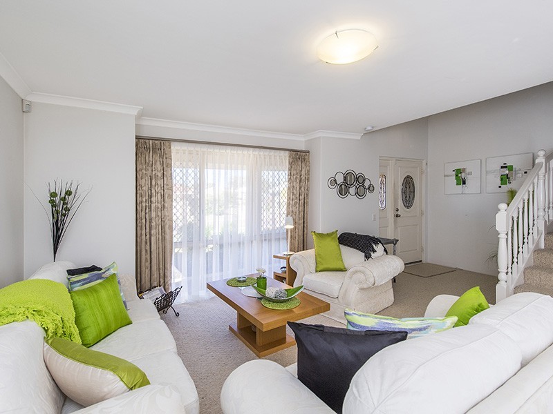 22 Quayside Close, Halls Head WA 6210