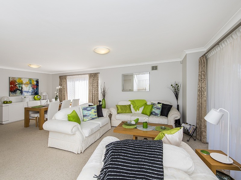 22 Quayside Close, Halls Head WA 6210