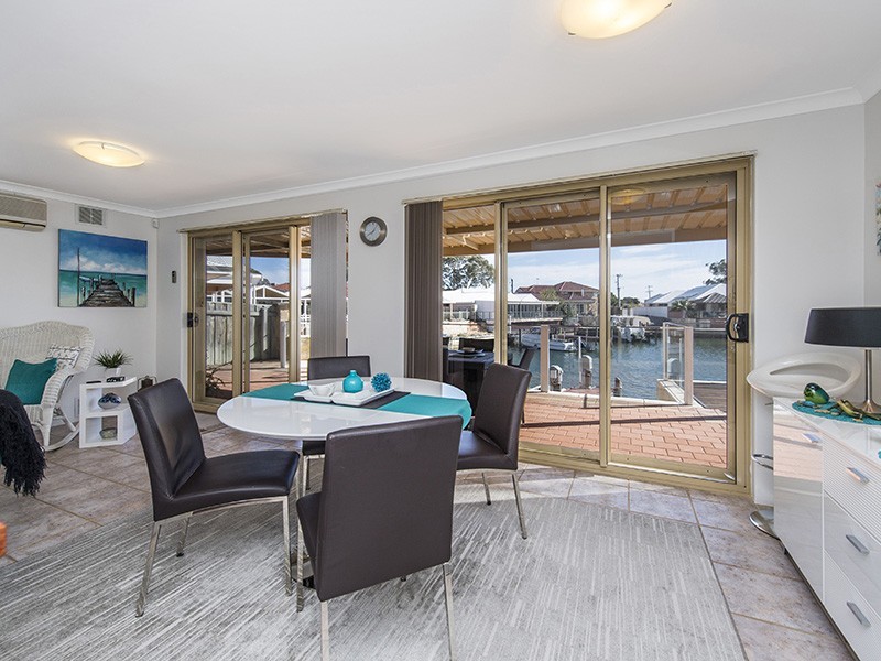 22 Quayside Close, Halls Head WA 6210