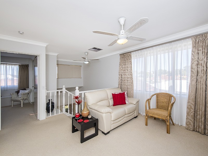 22 Quayside Close, Halls Head WA 6210