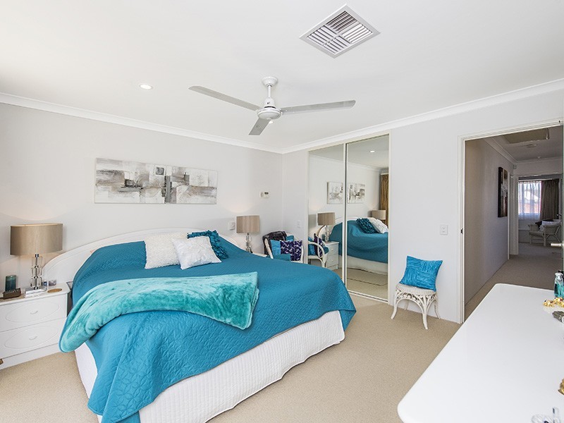 22 Quayside Close, Halls Head WA 6210