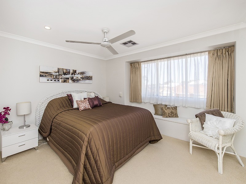 22 Quayside Close, Halls Head WA 6210