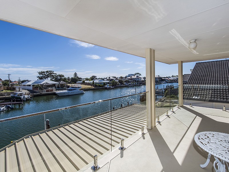 22 Quayside Close, Halls Head WA 6210