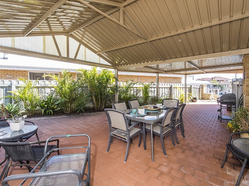 22 Quayside Close, Halls Head WA 6210