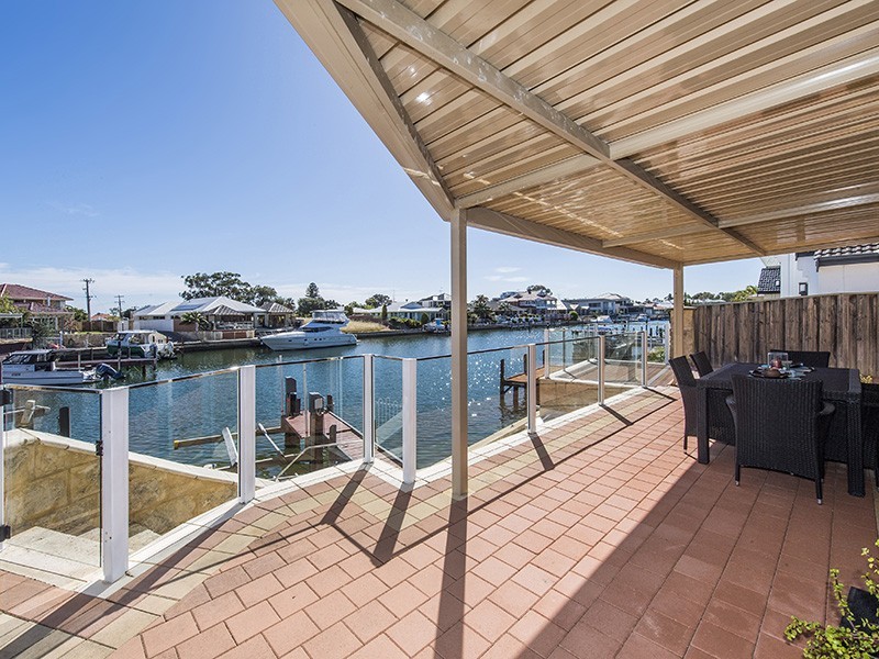 22 Quayside Close, Halls Head WA 6210
