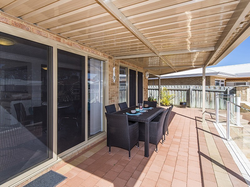 22 Quayside Close, Halls Head WA 6210