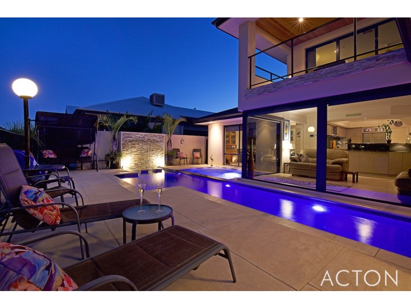 11 Leisure Way, Halls Head WA 6210