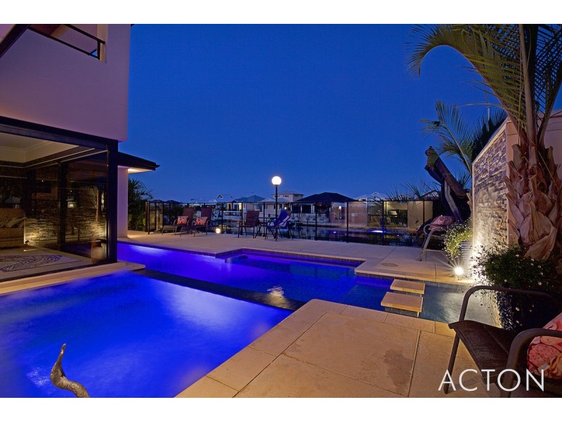 11 Leisure Way, Halls Head WA 6210