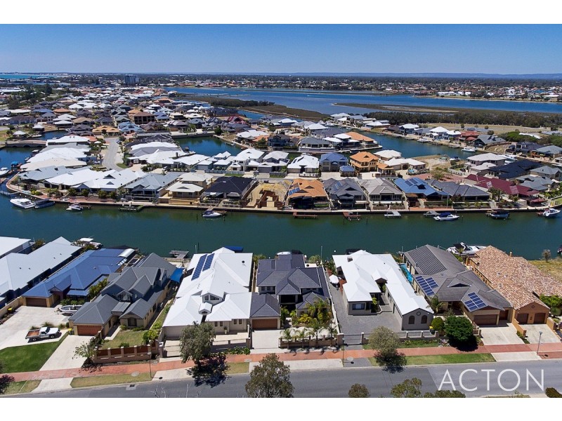 11 Leisure Way, Halls Head WA 6210