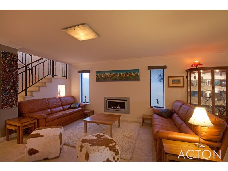 11 Leisure Way, Halls Head WA 6210