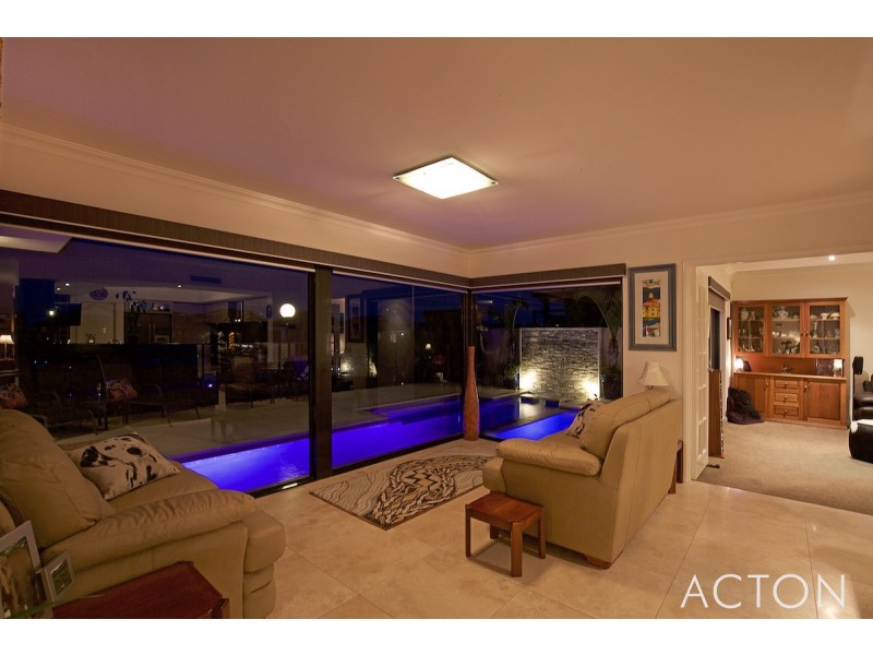 11 Leisure Way, Halls Head WA 6210