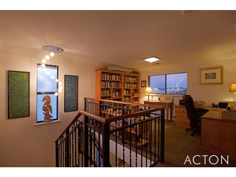 11 Leisure Way, Halls Head WA 6210