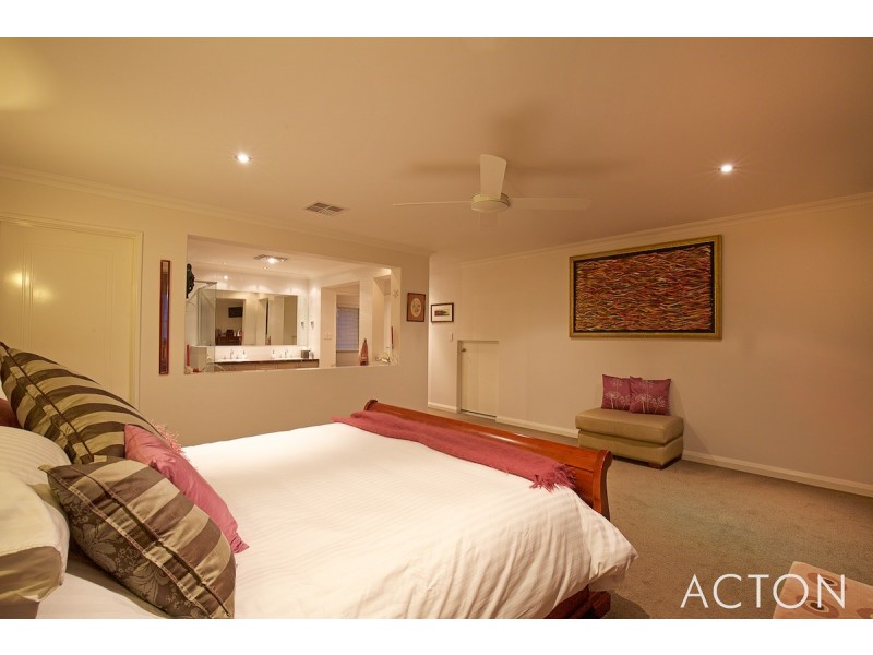 11 Leisure Way, Halls Head WA 6210