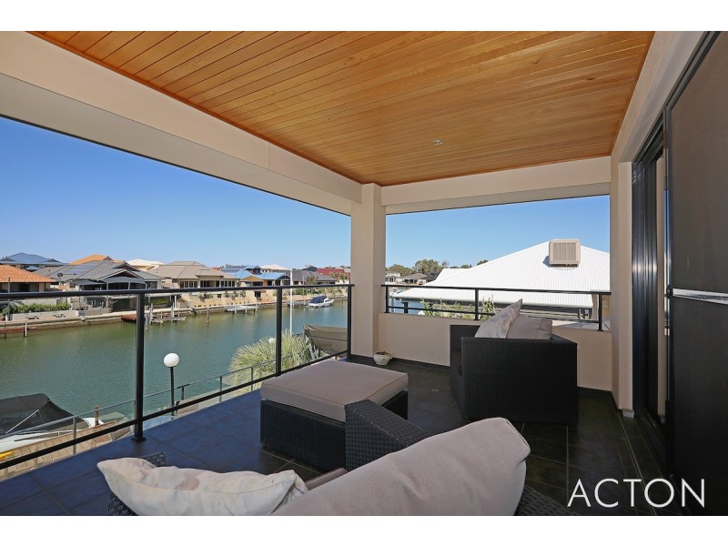 11 Leisure Way, Halls Head WA 6210