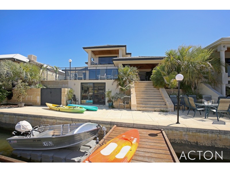 11 Leisure Way, Halls Head WA 6210