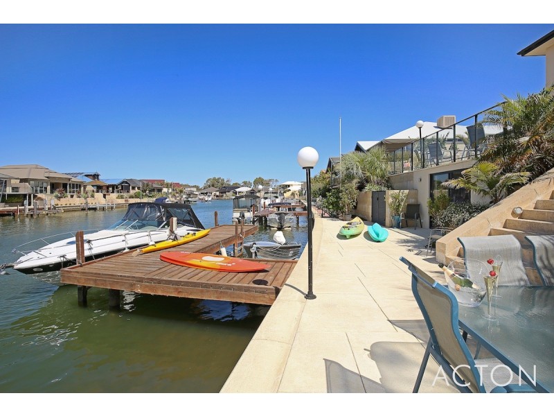 11 Leisure Way, Halls Head WA 6210