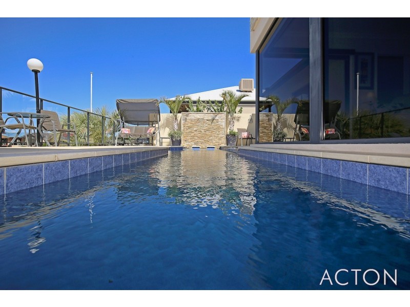 11 Leisure Way, Halls Head WA 6210