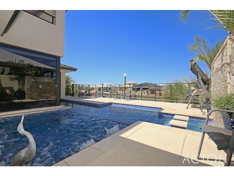 11 Leisure Way, Halls Head WA 6210