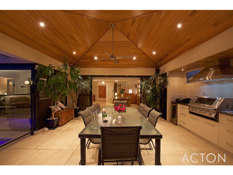 11 Leisure Way, Halls Head WA 6210