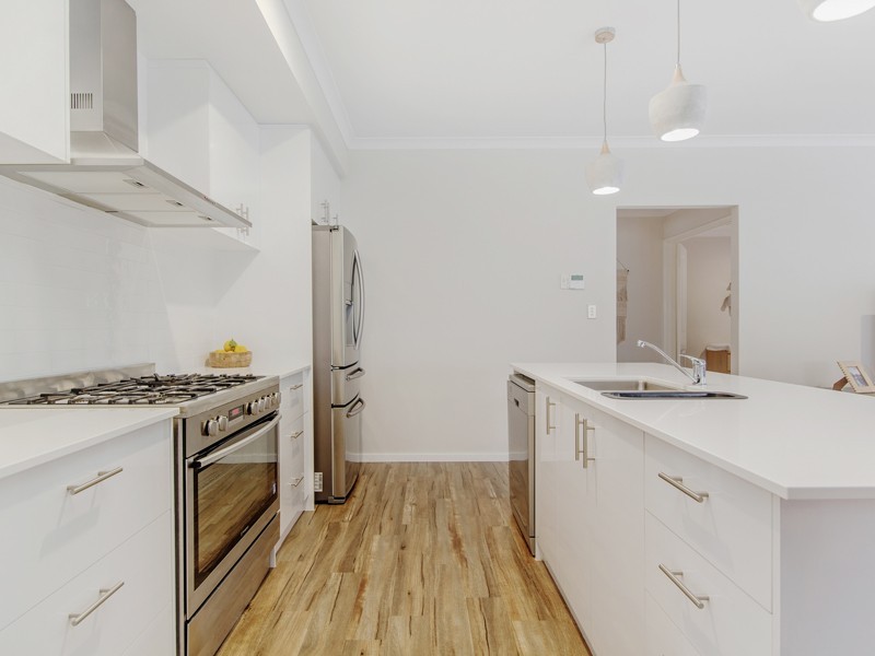 289 Peelwood Parade, Halls Head WA 6210