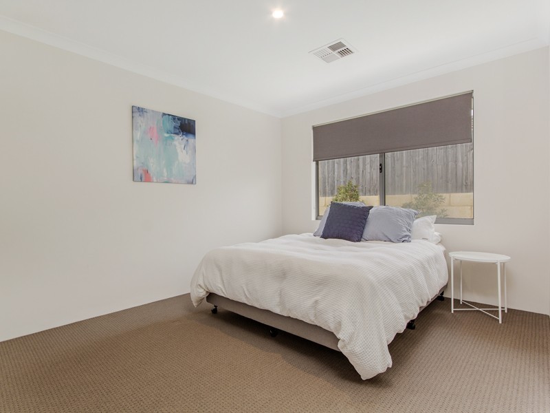 289 Peelwood Parade, Halls Head WA 6210