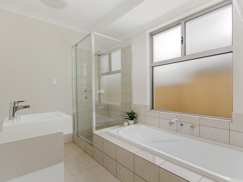 289 Peelwood Parade, Halls Head WA 6210