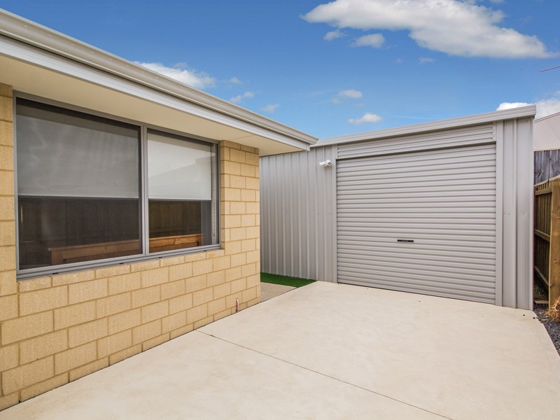 289 Peelwood Parade, Halls Head WA 6210
