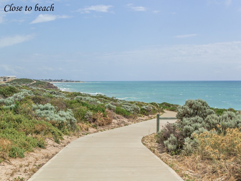 289 Peelwood Parade, Halls Head WA 6210