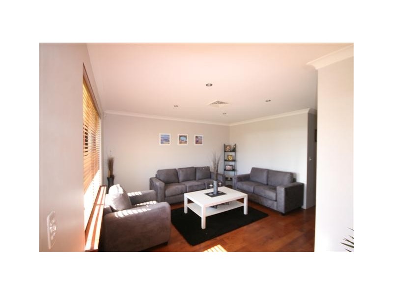 8 Dunsborough Court, Dawesville WA 6211