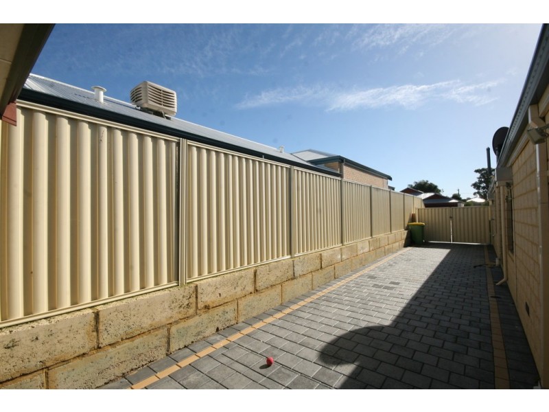 8 Dunsborough Court, Dawesville WA 6211