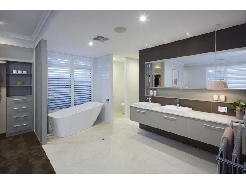 11 Gooljak Rise, Lakelands WA 6180