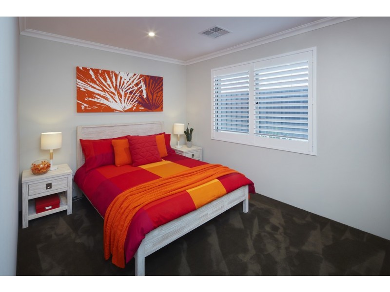 11 Gooljak Rise, Lakelands WA 6180