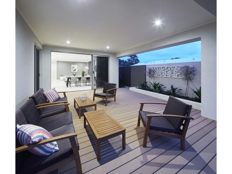 11 Gooljak Rise, Lakelands WA 6180