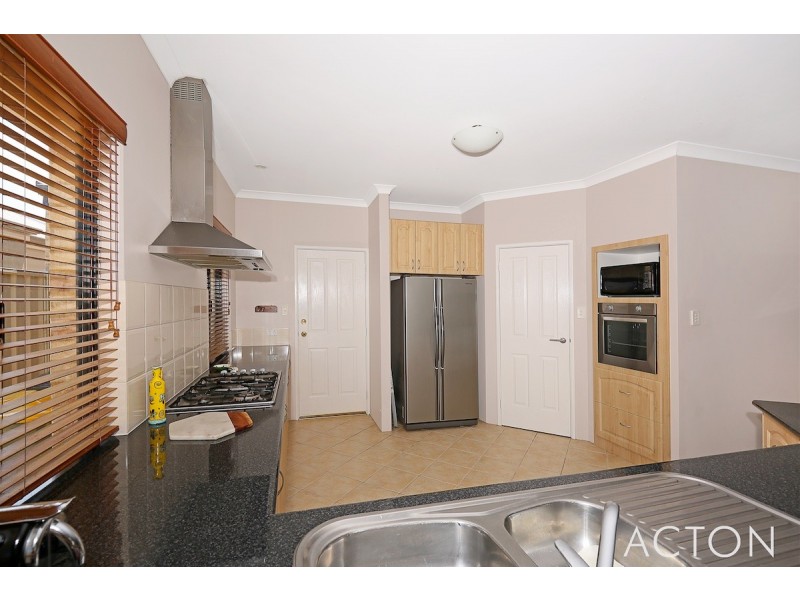 12 Premier Street, Dudley Park WA 6210